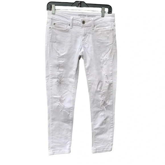 DENIZEN Levi's women's size 28 white cropped distressed jeans inseam 24" - Picture 1 of 3